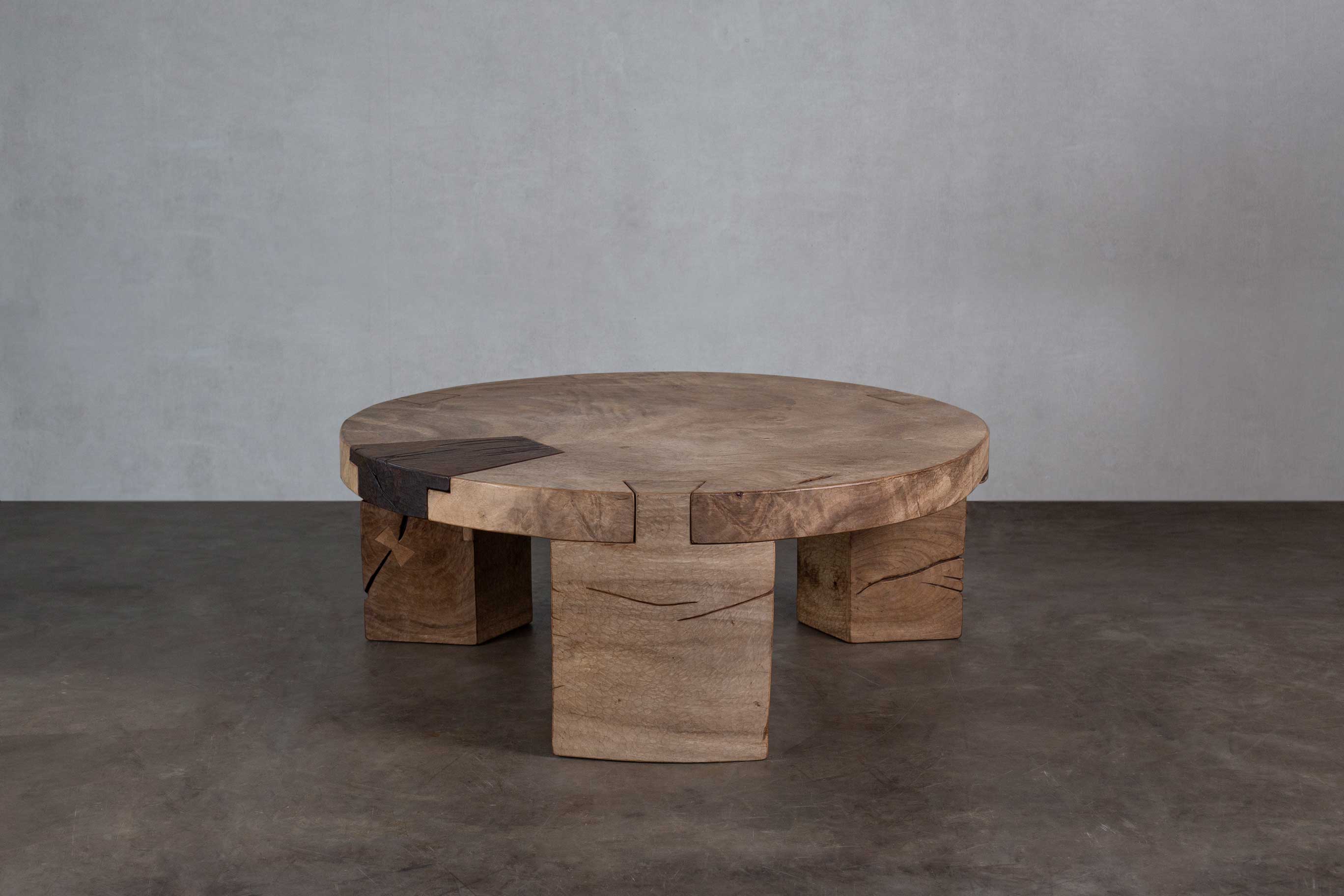 Kunci V Coffee Table