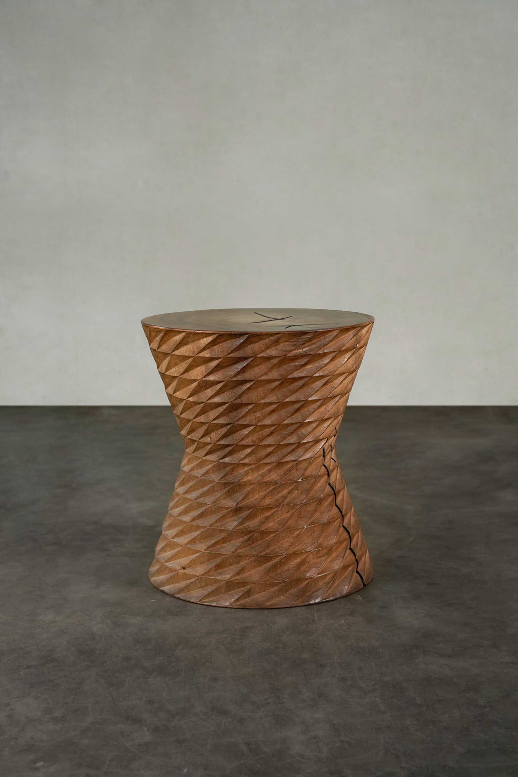 Wiru Stool