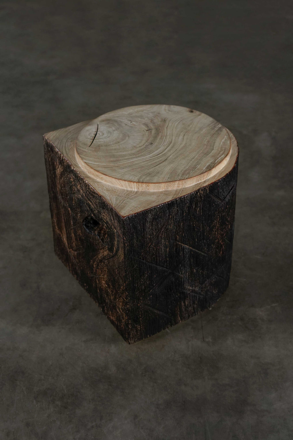 Tua Stool