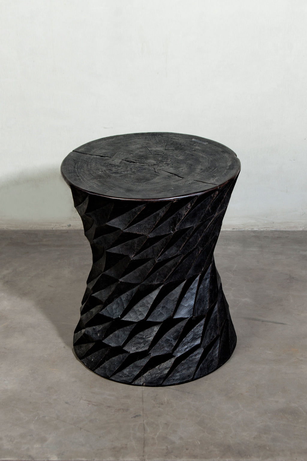 Wiru Stool