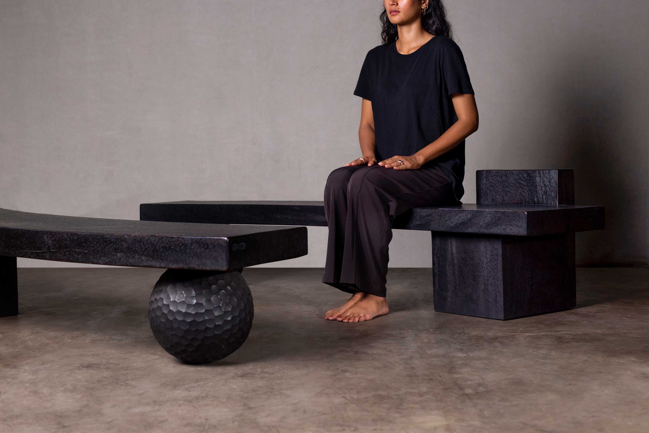 Seni Curve Console Bench